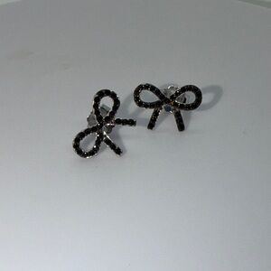 Black spinel bow earrings